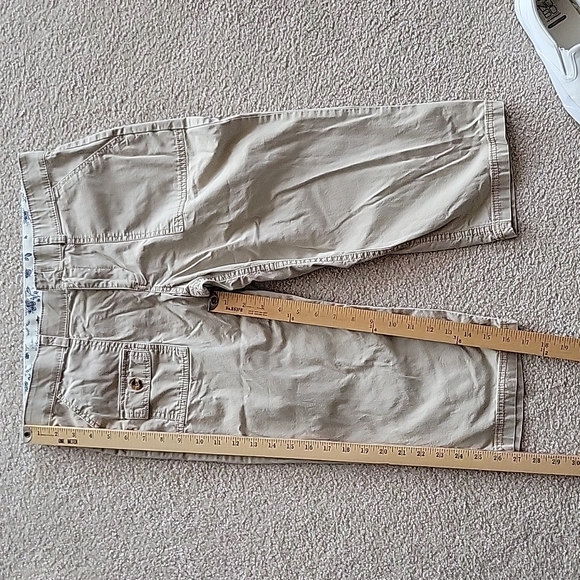 Dockers Capri Pants Khaki Size 8 - Picture 2 of 4